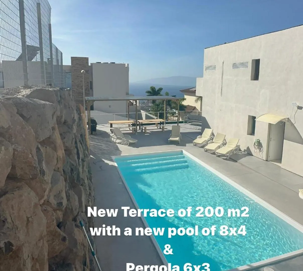 Vill\'A&R Tenerife contacts
